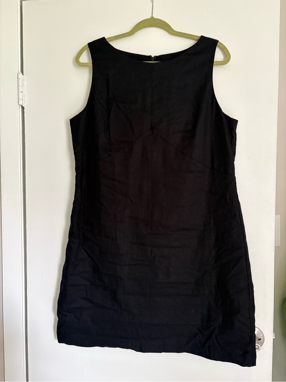 Banana Republic Black Sleeveless Shift Dress